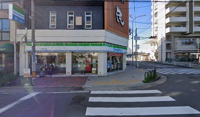 ファミリーマート ＪＲ鷹取駅前店の画像