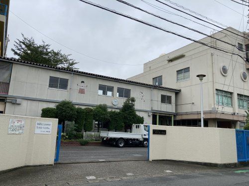 前川東小学校の画像