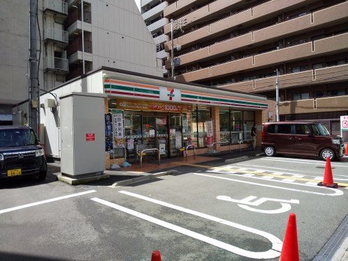 セブンイレブン 大阪難波中3丁目南店の画像