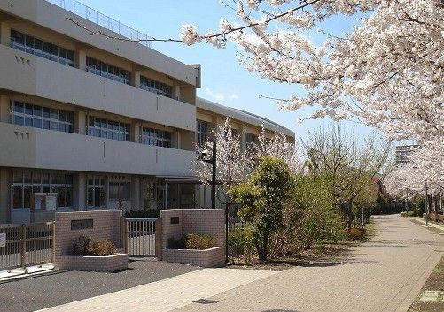 横浜市立東山田中学校の画像
