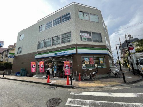 ファミリーマート 富士見台駅前店の画像