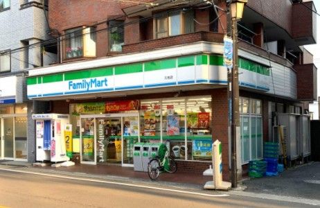 ファミリーマート 久地店の画像