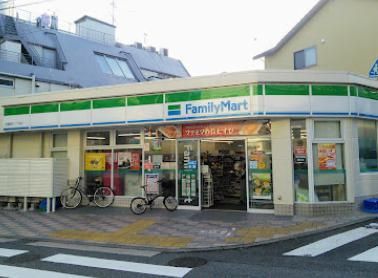 ファミリーマート 田園調布二丁目店の画像