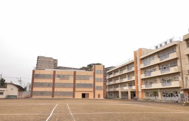 調布市立上ノ原小学校の画像