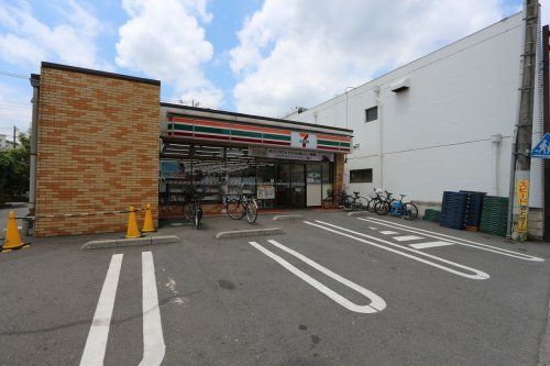 セブンイレブン 狭山ヶ丘駅西口店の画像