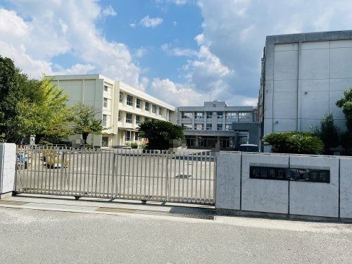 松山市立粟井小学校の画像