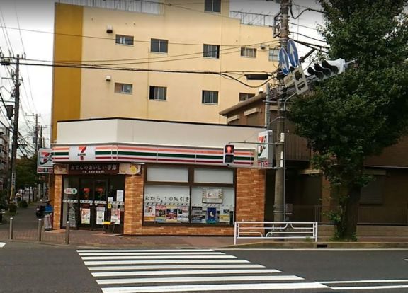 セブンイレブン 横浜南吉田町4丁目店の画像