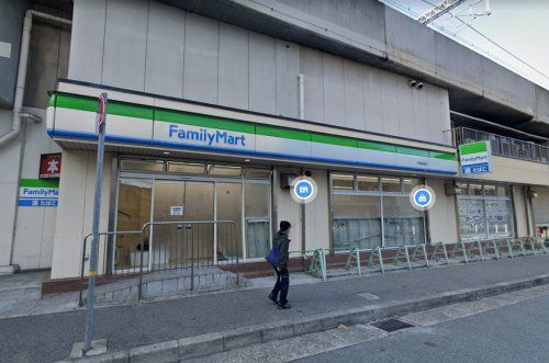 ファミリーマート 六甲道駅前店の画像