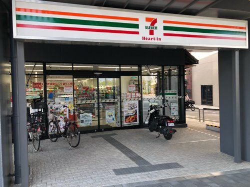 セブンイレブン ハートインJR梅小路京都西駅前店の画像