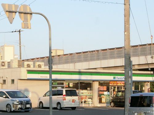 ファミリーマート　岸和田中井町東店の画像