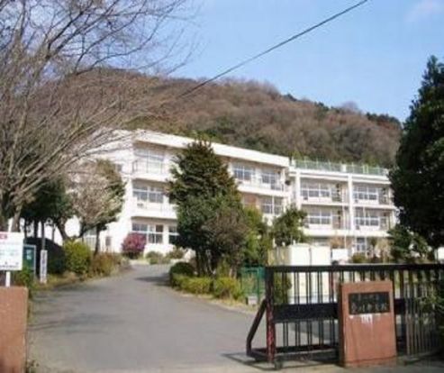 愛川中学校の画像