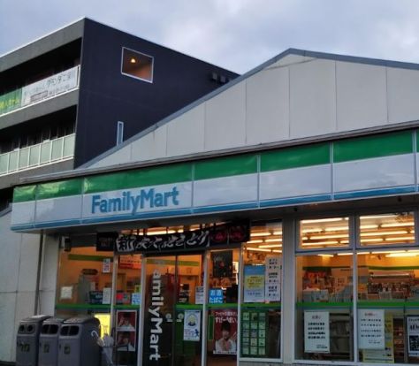 ファミリーマート 中沢二丁目店の画像