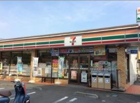 セブンイレブン 綾瀬大上3丁目店の画像