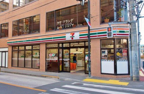 セブンイレブン 小平一橋学園駅前店の画像