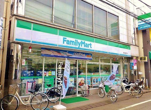 ファミリーマート 鷹の台駅前店の画像