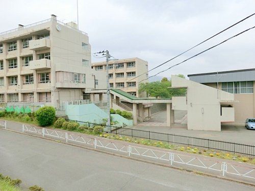 玉川中学校の画像