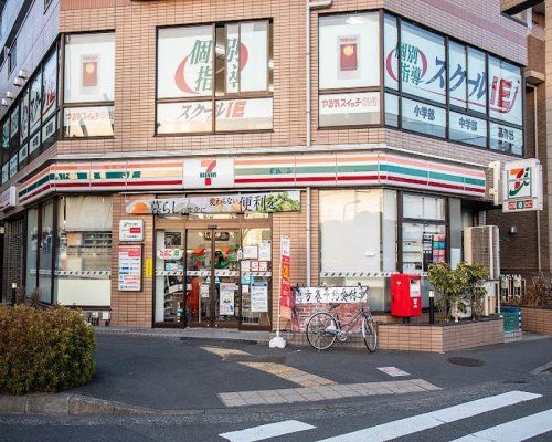 セブンイレブン　町田鶴川駅北口店の画像