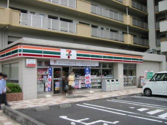 セブンイレブン　町田多摩境駅前店の画像