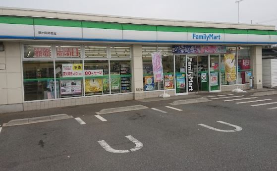 ファミリーマート 鶴ヶ島高倉店の画像