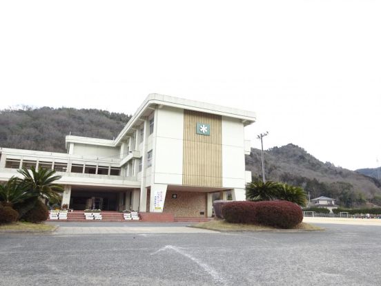 和気町立本荘小学校の画像