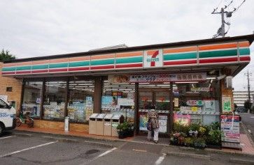 セブンイレブン 川崎久末団地店の画像