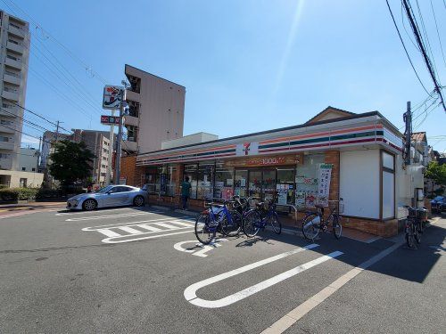 セブンイレブン 吹田元町店の画像