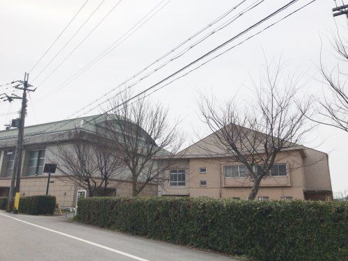 愛荘町立愛知中学校の画像