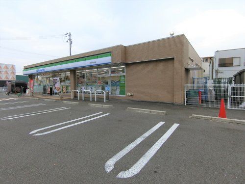 ファミリーマート　岸和田並松店の画像