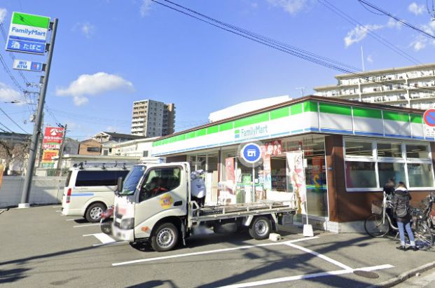 ファミリーマート 鴻池店の画像