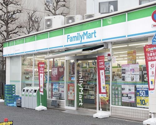 ファミリーマート 世田谷新町店の画像