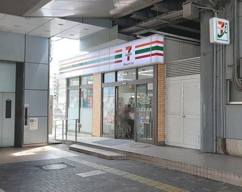 セブンイレブン ハートインJR王寺駅北口店の画像
