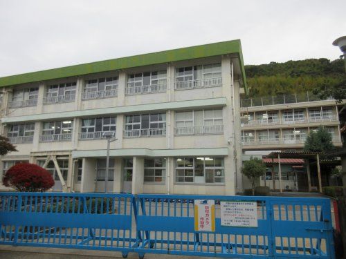 高知市立三里小学校の画像