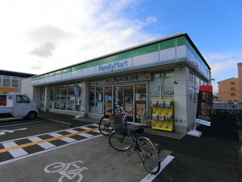 ファミリーマート　岸和田荒木町二丁目店の画像