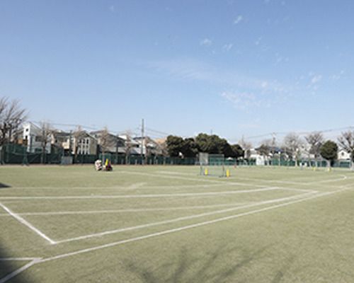 田園調布学園テニスコートの画像