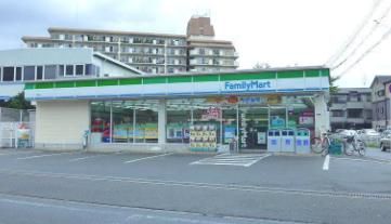 ファミリーマート 鴻池店の画像