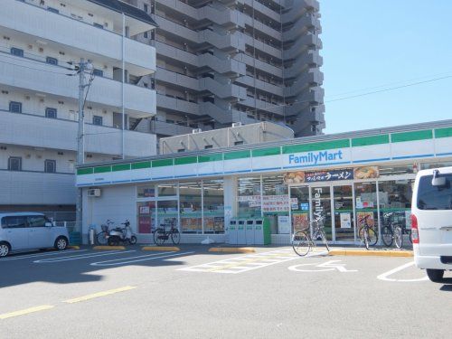 ファミリーマート 高知桟橋通店の画像