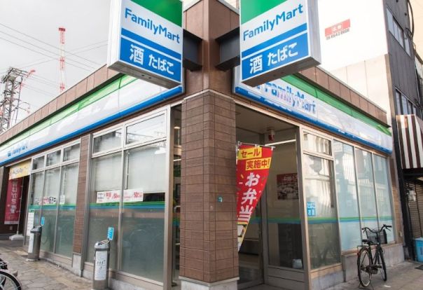 ファミリーマート 新今宮駅北店の画像