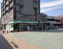 ファミリーマート 秋川駅前店の画像