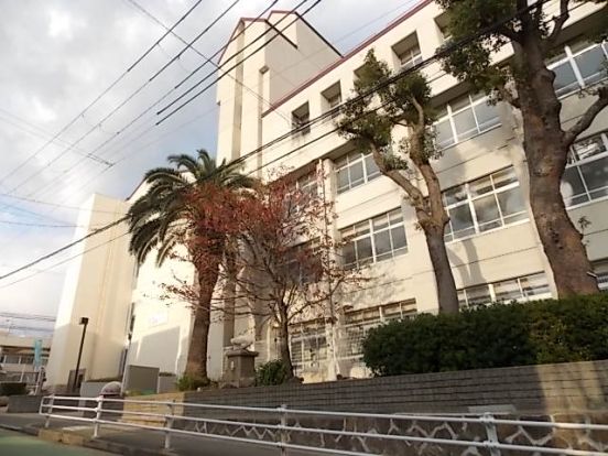 東須磨小学校の画像