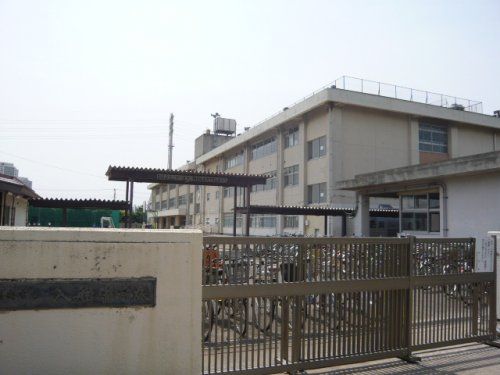 浦安市立入船中学校の画像
