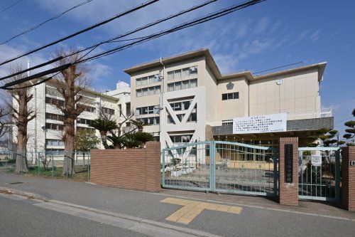 川西市立川西南中学校の画像