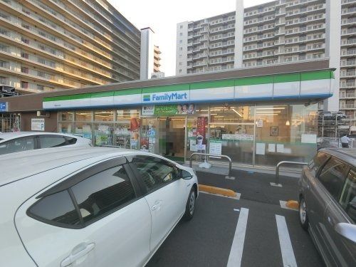 ファミリーマート 千葉みなと店の画像