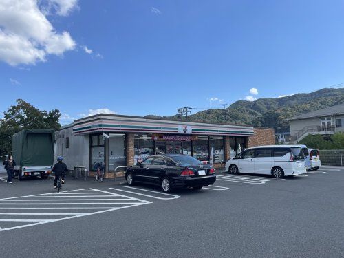 セブンイレブン 八代本野町店の画像