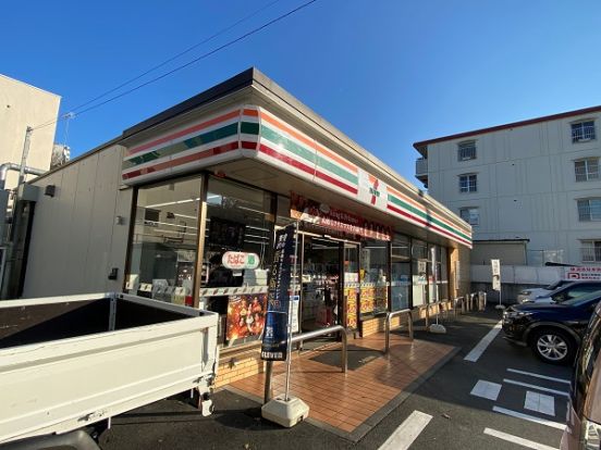 セブンイレブン 多摩永山2丁目店の画像