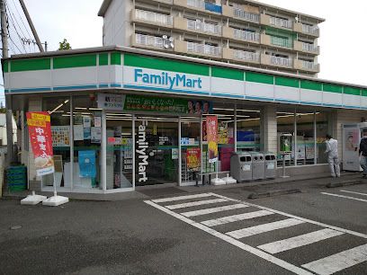 ファミリーマート 立川富士見町店の画像