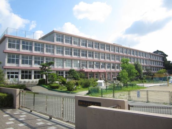 浜松市立富塚小学校の画像