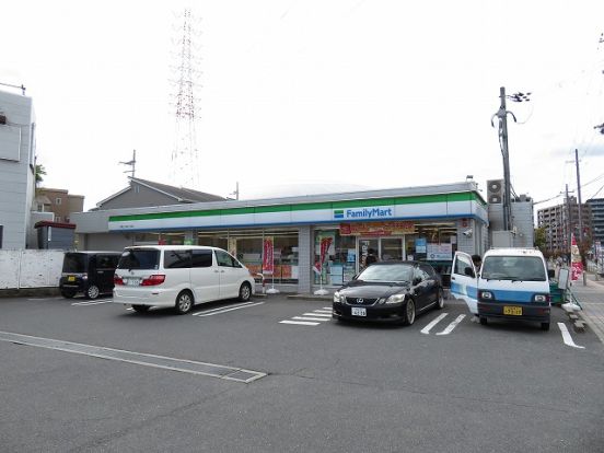 ファミリーマート 門真三ツ島三丁目店の画像