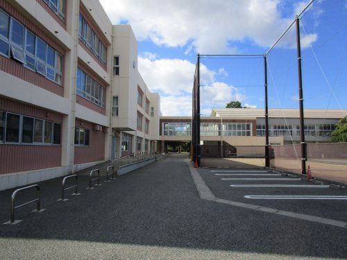 新潟市立沼垂小学校の画像