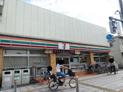 セブンイレブン 足立梅島駅北店の画像