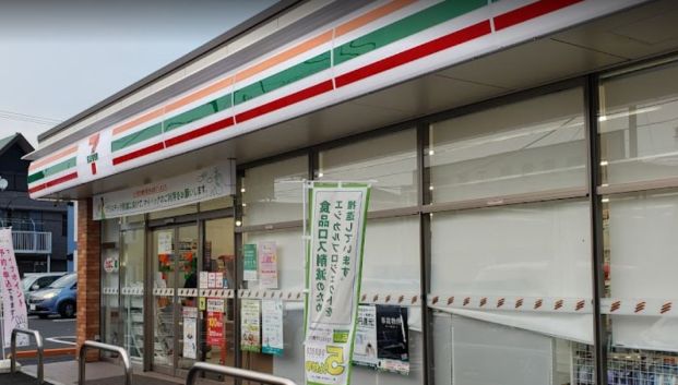 セブンイレブン 横浜川島町店の画像